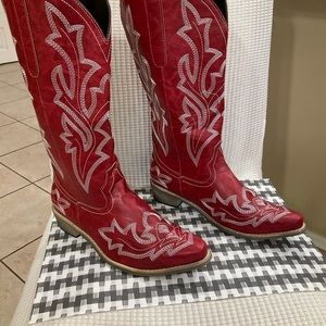 Size 12 Women’s Western Boots New